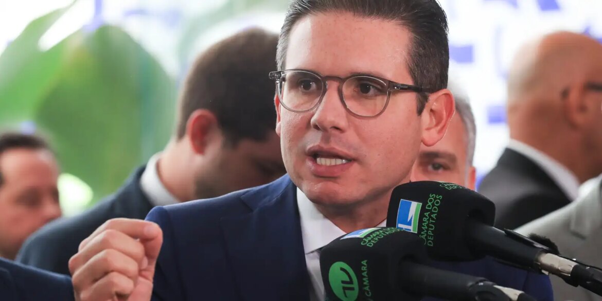 motta-envia-pedido-de-afastamento-de-14-deputados-apos-motim-na-camara