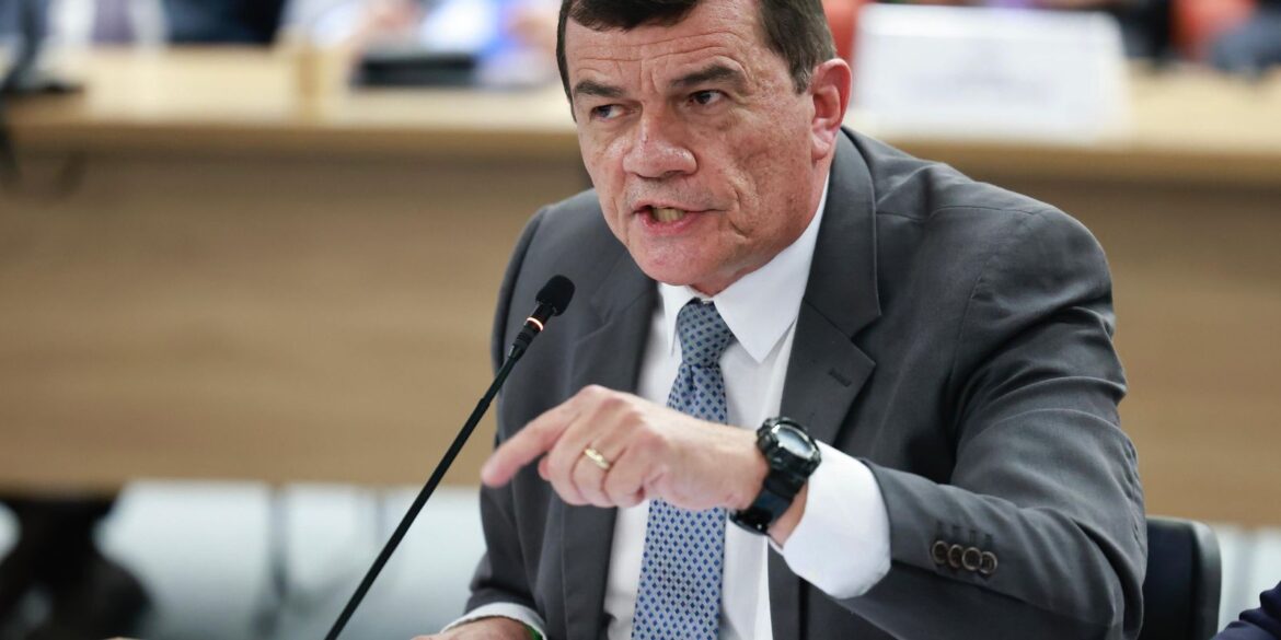 defesa-alega-que-ex-ministro-atuou-“ativamente”-contra-golpe-de-estado