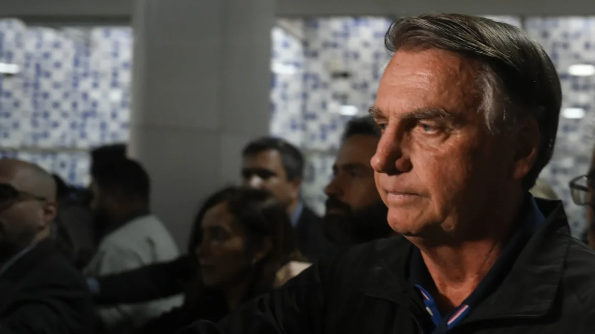 defesas-buscam-distanciar-reus-de-bolsonaro-e-atacam-delacao-de-cid