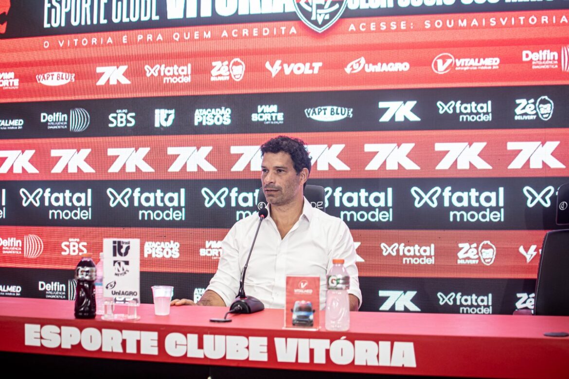 diretor-de-futebol-do-vitoria-classifica-janela-do-clube-como-“satisfatoria”