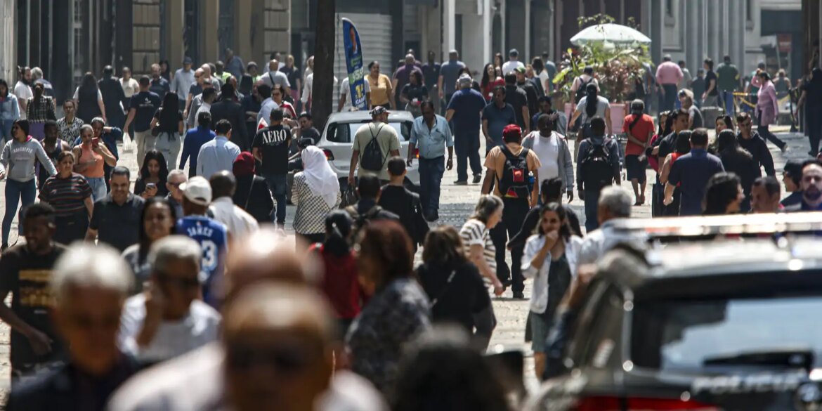 mais-de-6,5-milhoes-de-familias-deixaram-linha-da-pobreza-em-2-anos