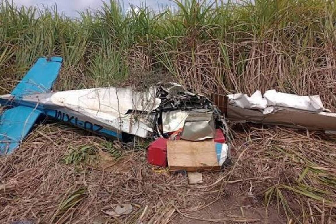 aviao-que-transportava-cocaina-cai-em-canavial-em-alagoas;-piloto-morre