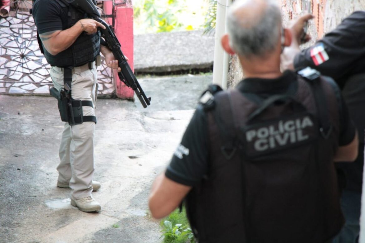homem-e-preso-em-flagrante-por-posse-ilegal-de-arma-em-canapolis