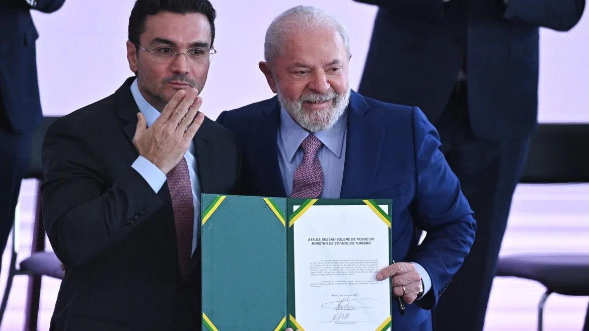 ministro-do-turismo-abandona-governo-apos-ultimato-do-partido