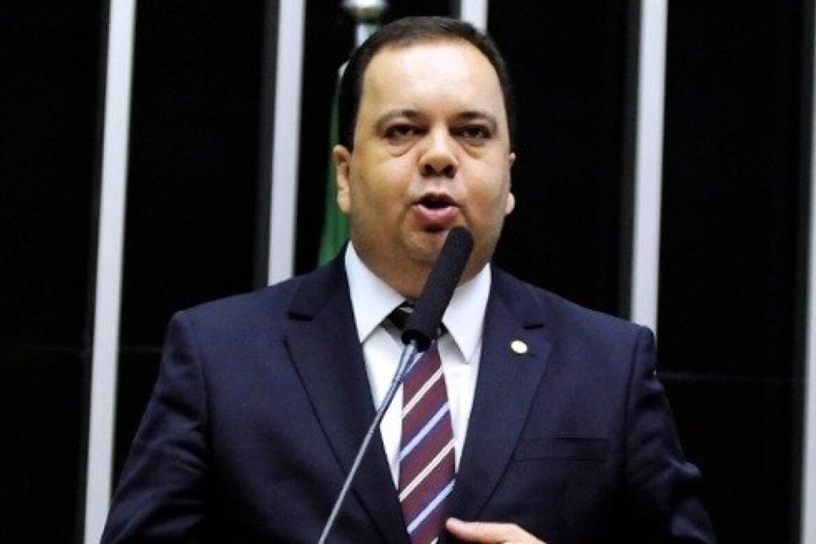 operacao-overclean:-pf-apura-r$-7,9-milhoes-em-propina-de-contratos-de-pavimentacao-com-emenda-de-elmar-nascimento
