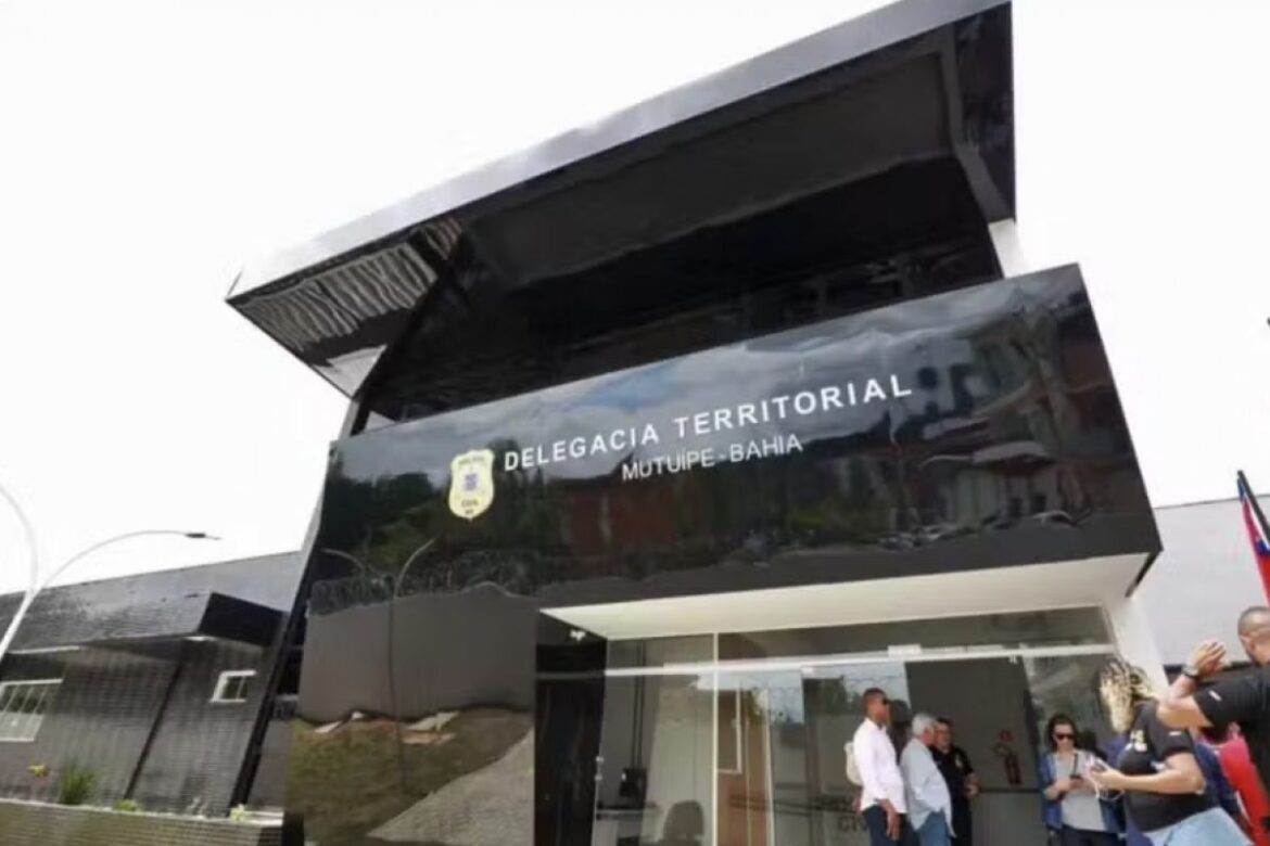 homem-e-preso-apos-socar-rosto-de-ex-companheira-em-restaurante-na-bahia