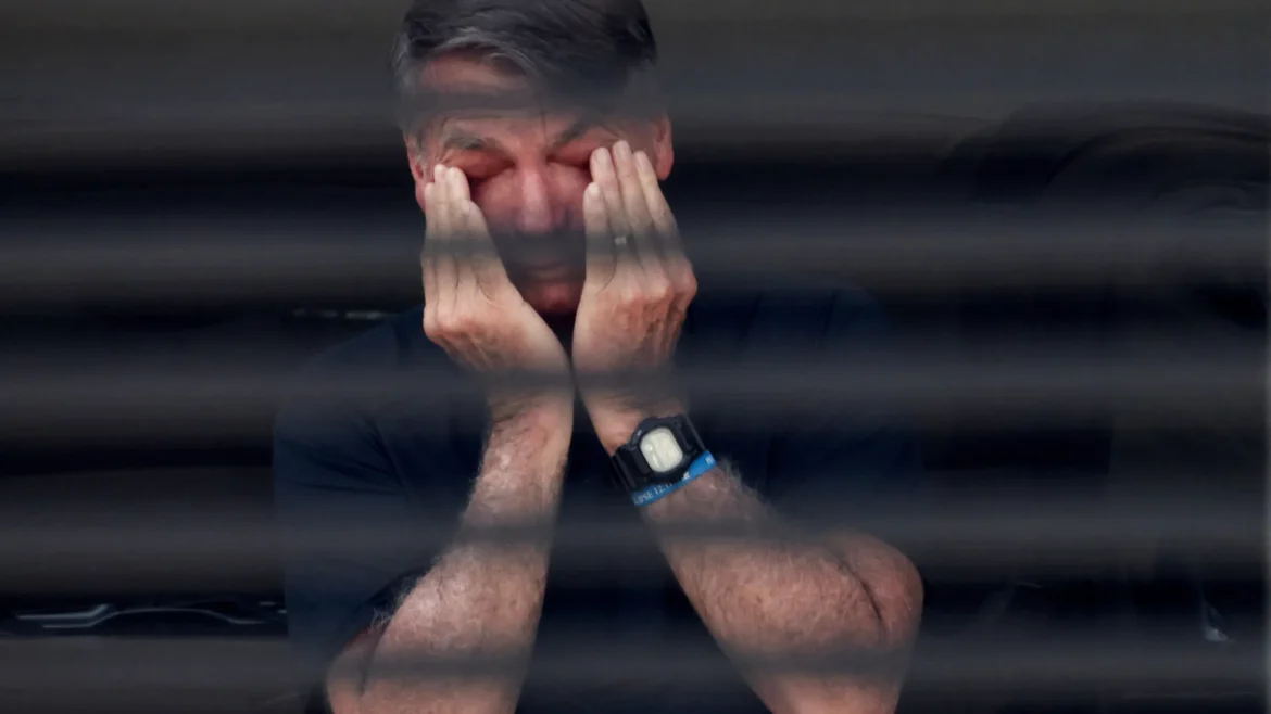 bolsonaro-pede-que-eduardo-“feche-a-boca”,-mas-filho-continua-ataques