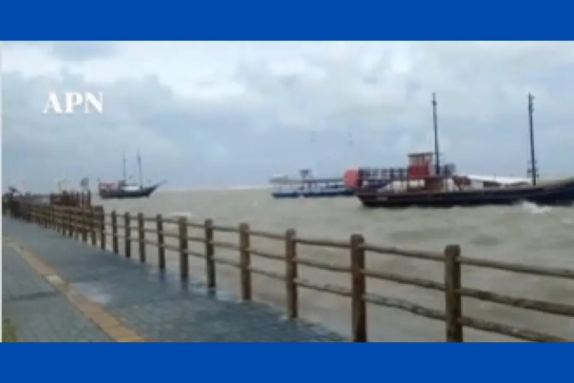 video:-durante-temporal,-mare-alta-ultrapassa-barreira-em-ponto-turistico-na-bahia