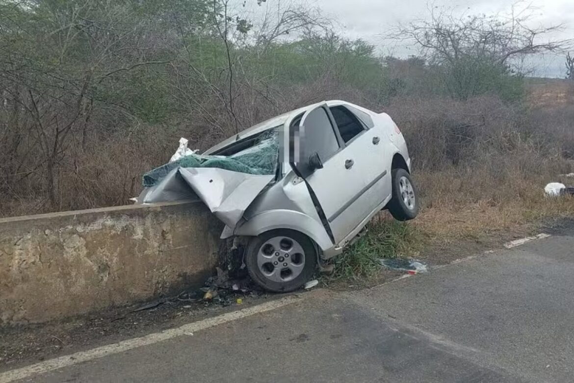 quatro-pessoas-da-mesma-familia-morrem-em-acidente-de-carro-no-sudoeste-da-bahia