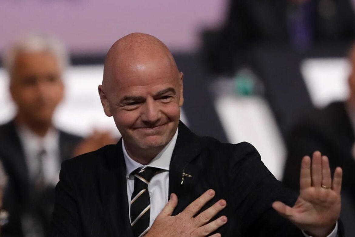 presidente-da-fifa-se-diz-'enojado-por-ofensas-racistas'-no-paulista-sub-12