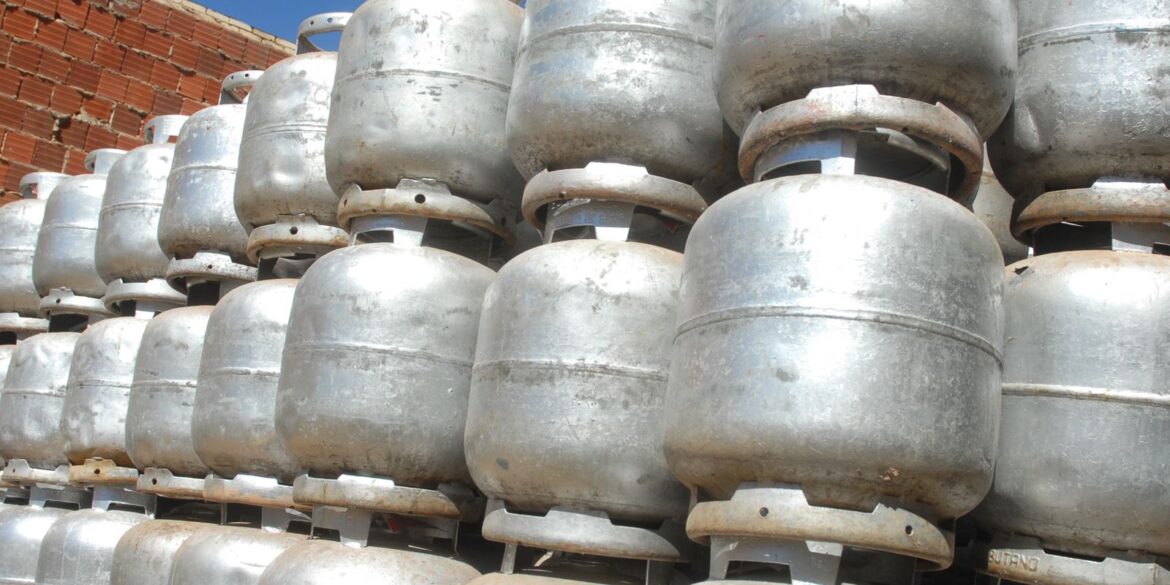 beneficiarios-com-nis-final-5-recebem-auxilio-gas-nesta-sexta-feira