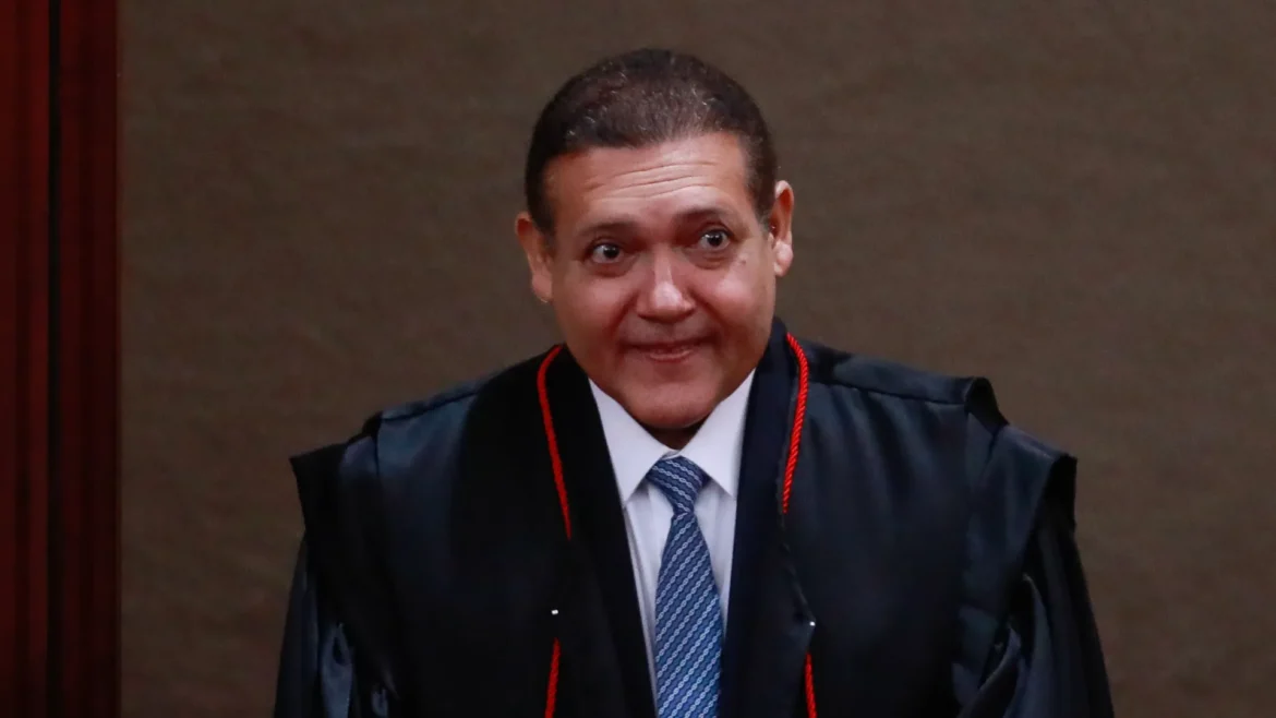 troca-de-turma-de-fux-da-forca-para-kassio-em-novo-arranjo-no-stf