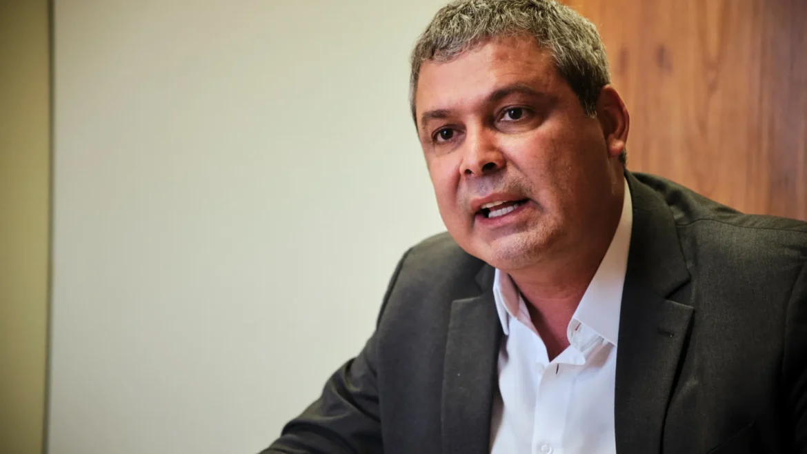 lider-do-pt-recorre-para-levar-a-plenario-arquivamento-de-cassacao-de-eduardo-bolsonaro