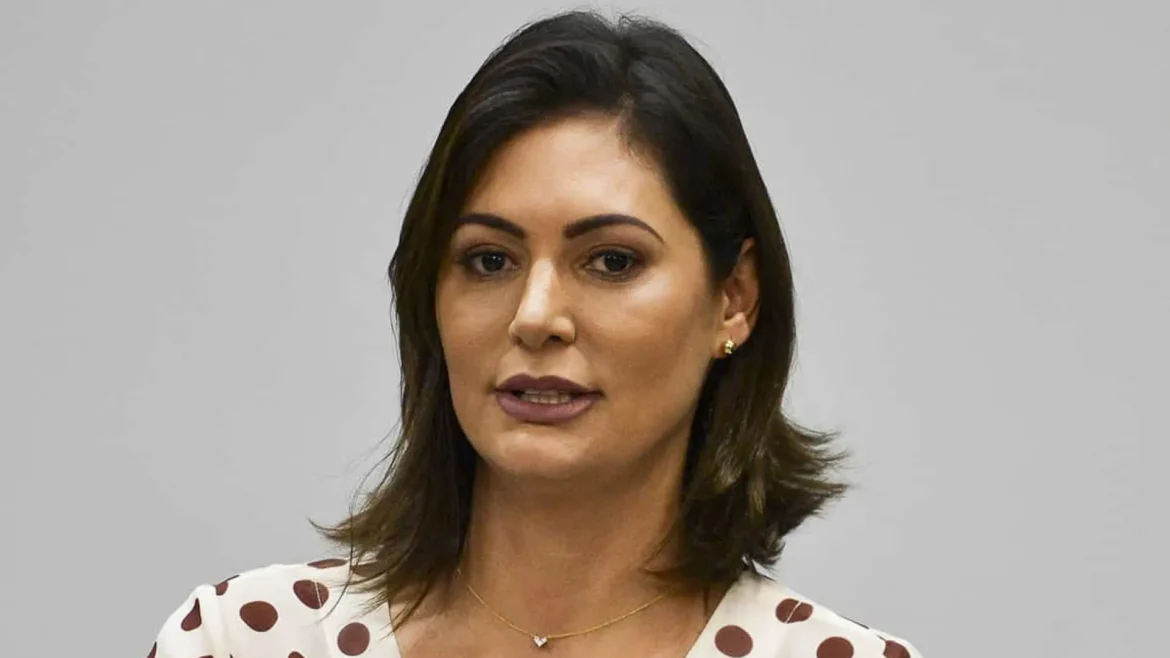 michelle-bolsonaro-diz-que-filha-mais-velha-teve-celular-roubado-em-sp