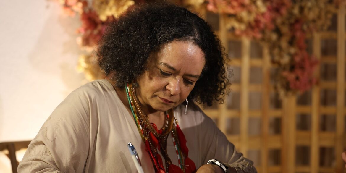 ana-maria-goncalves-assume-cadeira-na-academia-brasileira-de-letras