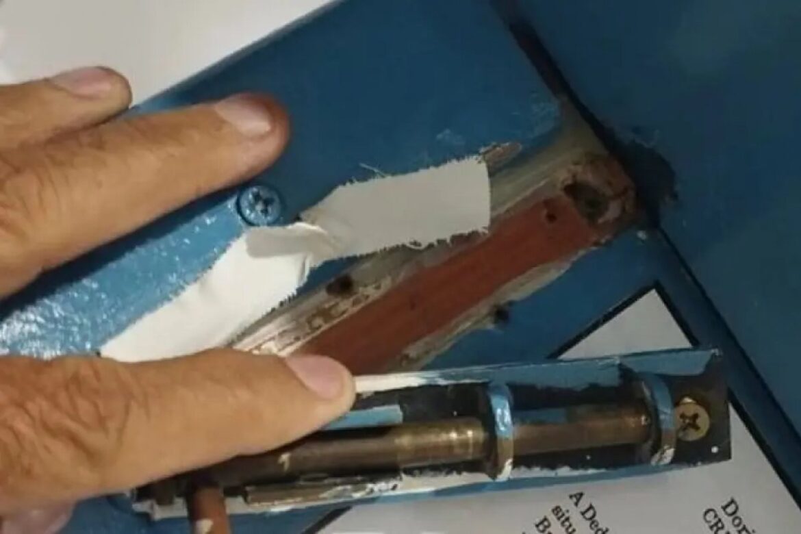 mulher-e-detida-apos-causar-tumulto-e-danificar-portas-de-upa-em-tanhacu