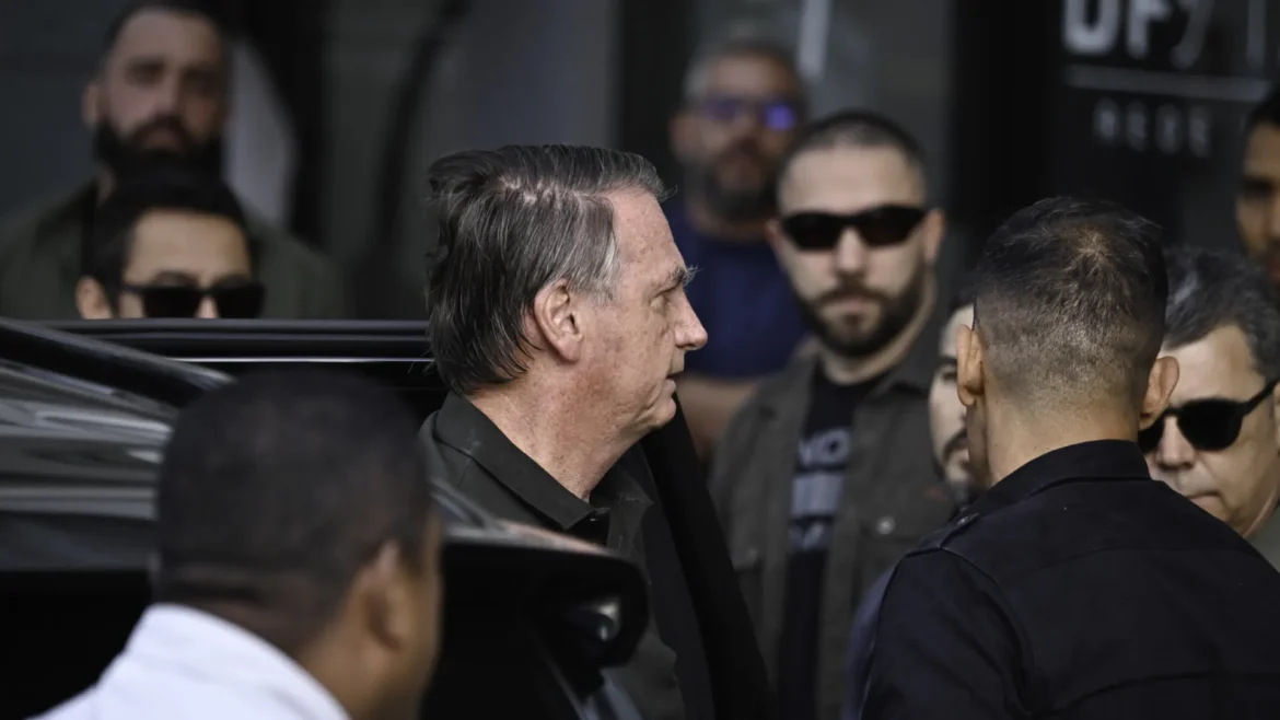 moraes-cita-risco-de-bolsonaro-fugir-para-embaixada-dos-eua-e-violacao-de-tornozeleira-na-madrugada