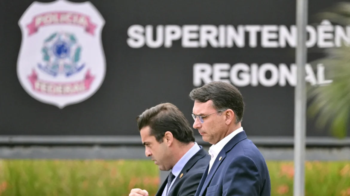 flavio-visita-bolsonaro-e-diz-que-pai-fez-'pedido-direto'-a-motta-e-alcolumbre-por-anistia