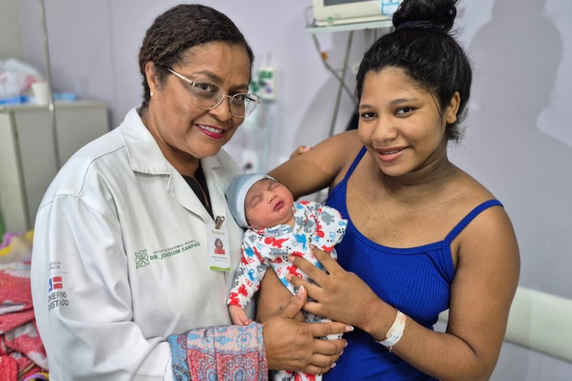 mae-de-primeira-viagem-da-a-luz-bebe-de-mais-de-4-kg,-o-maior-ja-registrado-pelo-hospital-em-ilheus