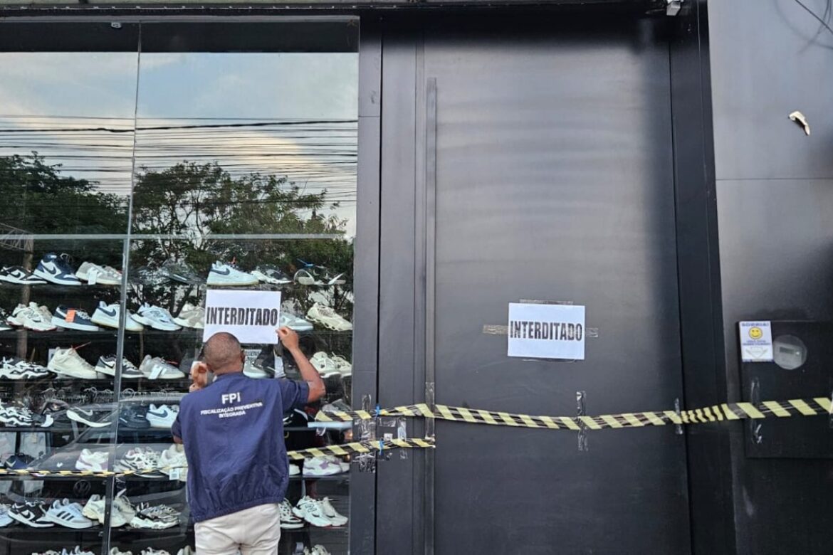 mais-de-r$-2-milhoes-em-produtos-falsificados-sao-apreendidos-em-loja-de-feira-de-santana