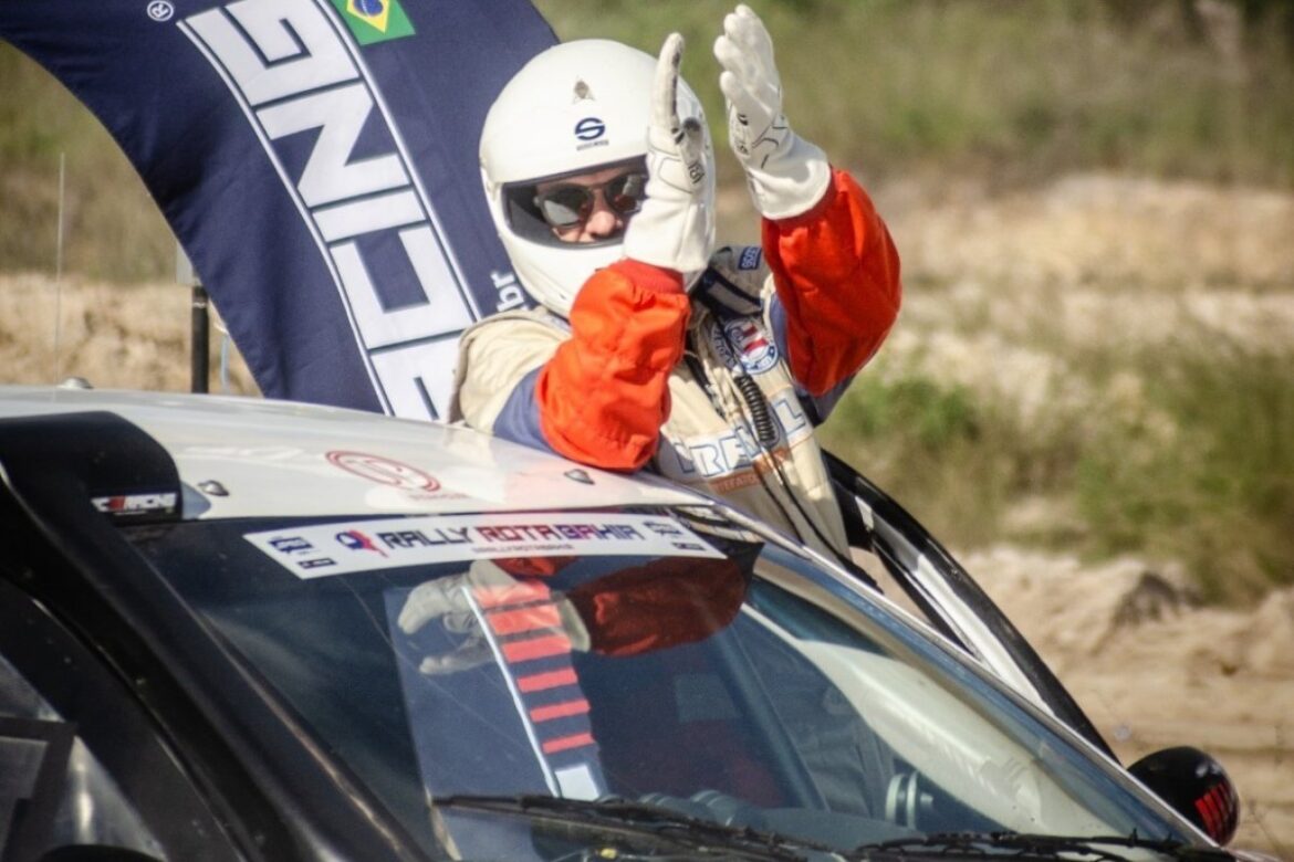 piloto-tricolor-roberto-cunha-e,-mais-uma-vez,-campeao-baiano