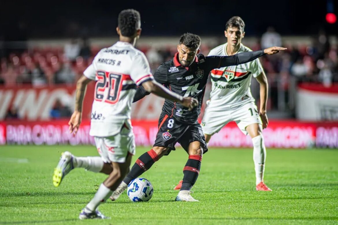 vitoria-recebe-sao-paulo-e-joga-pela-permanencia-na-serie-a