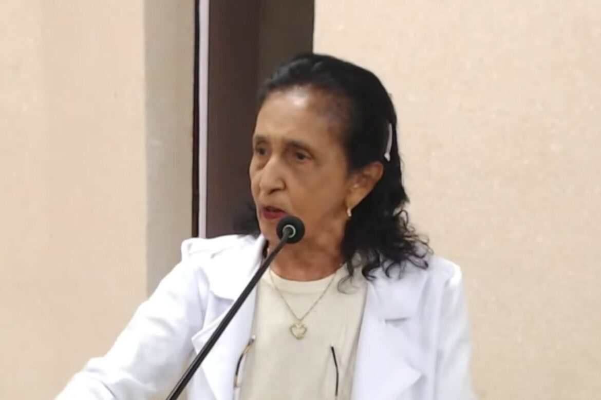 video:-vereadora-viraliza-apos-discurso-de-natal-inusitado:-“pegue-as-pedras-que-joga-no-meu-caminho-e-leve-para-fundo-dos-infernos”