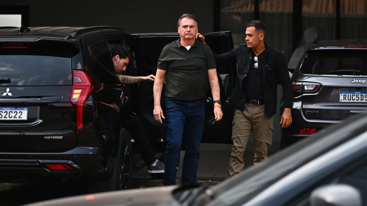 bolsonaro-tem-diagnostico-de-duas-hernias-e-defesa-pressiona-por-cirurgia
