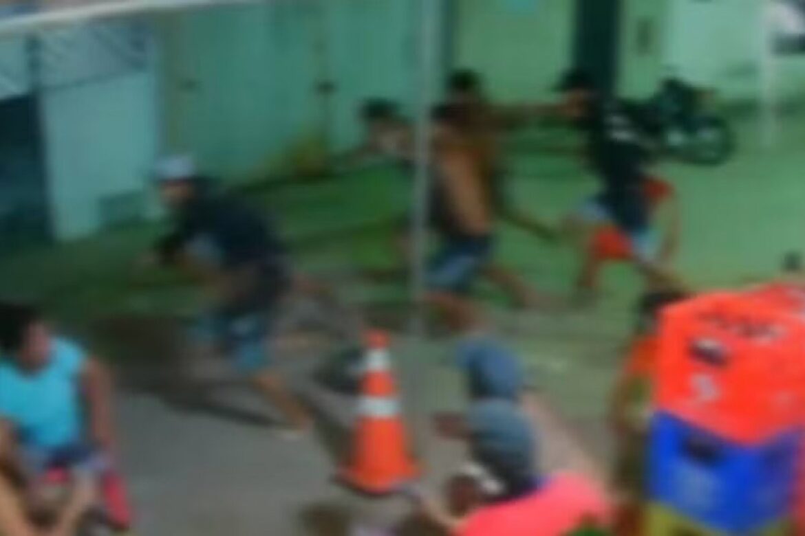 video:-um-ataque-a-tiros-em-bar-termina-com-quatro-baleados-em-ilheus