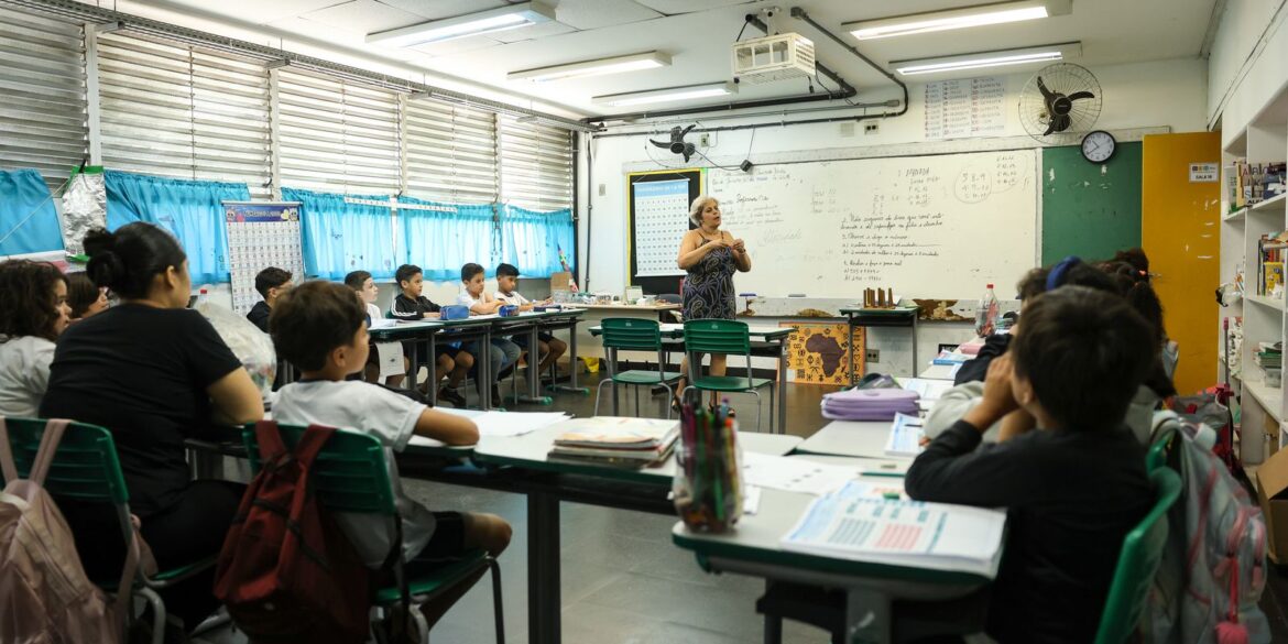 mudancas-no-ir-beneficiarao-73,5%-dos-professores-da-educacao-basica