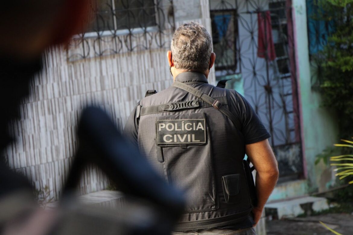 dois-homens-sao-presos-em-flagrante-pelo-estupro-de-vulneravel-em-feira-de-santana;-a-mae-das-vitimas-tinha-conhecimento-do-caso