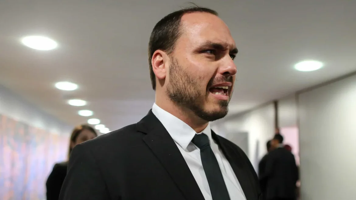 insistencia-de-carlos-bolsonaro-em-sc-e-vista-no-centrao-como-brecha-para-recuo-de-flavio