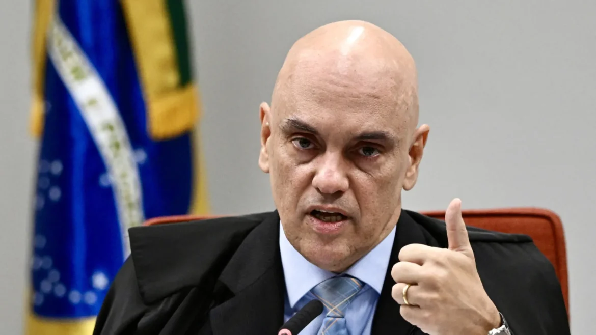 moraes-aponta-'modus-operandi'-sobre-risco-de-fuga-para-ordenar-domiciliar-a-condenados