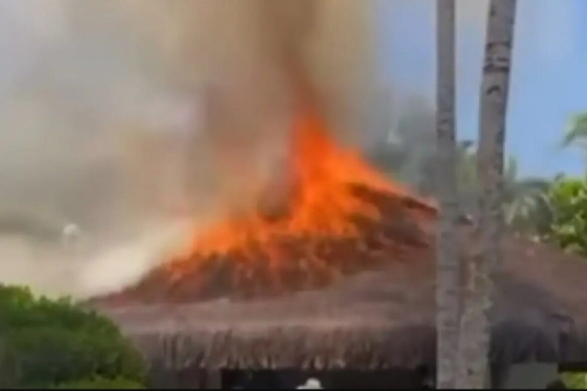 video:-incendio-atinge-teto-de-restaurante-em-condominio-de-alto-padrao-em-trancoso 