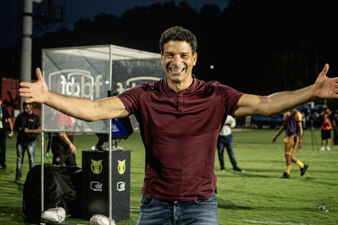 vitoria-comunica-desligamento-do-diretor-executivo-de-futebol-gustavo-vieira