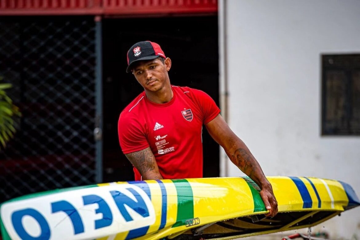 flamengo-anuncia-dispensa-do-baiano-isaquias-queiroz