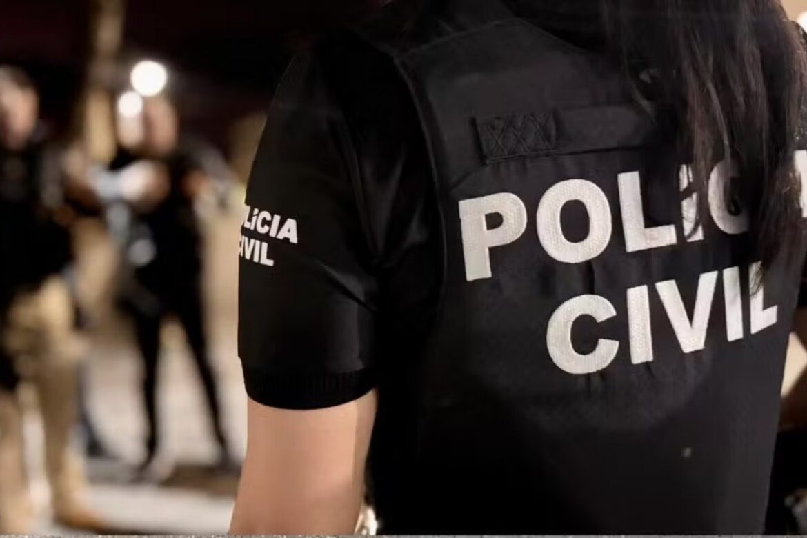 mulher-e-presa-apos-esfaquear-irmao-durante-briga-por-sofa-na-bahia
