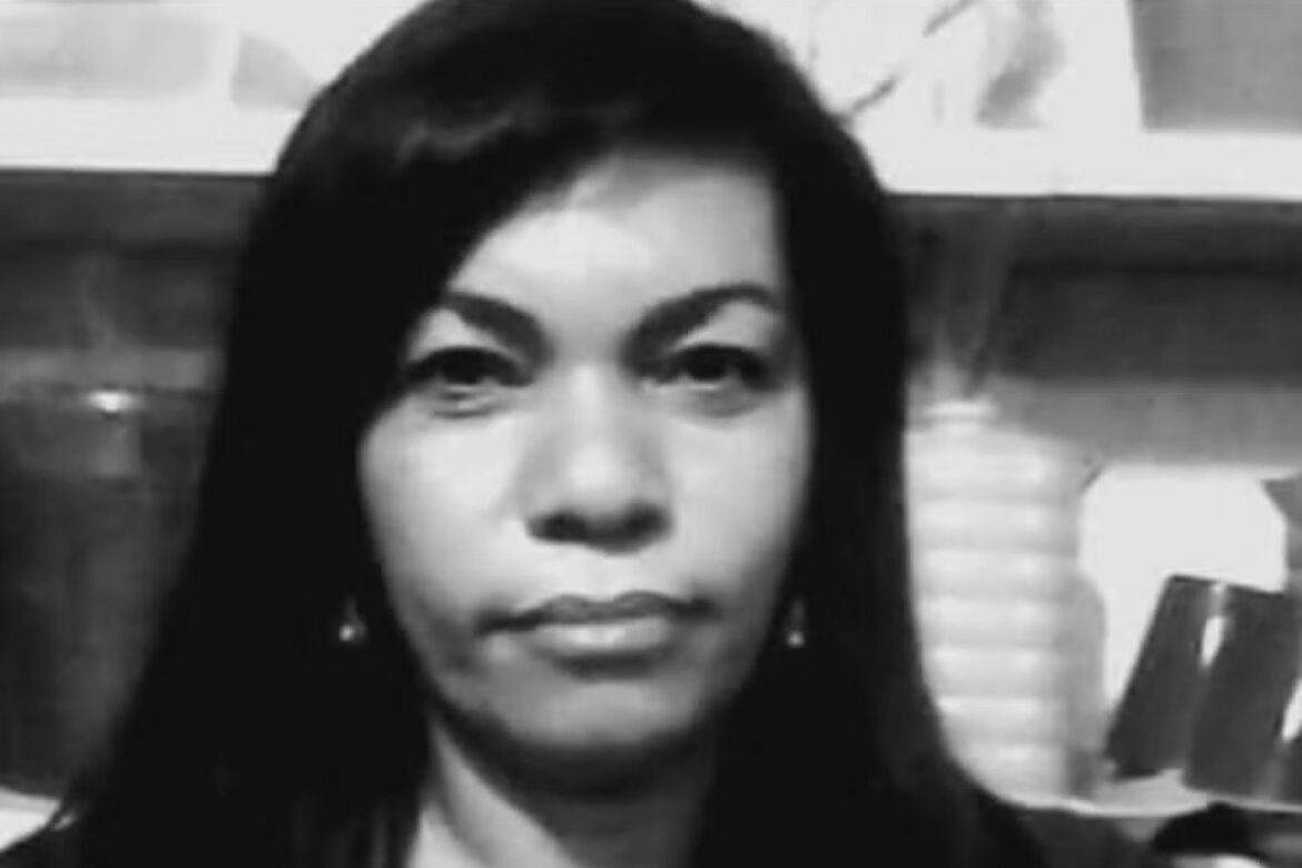 mulher-morre-apos-receber-descarga-eletrica-ao-ligar-extensao-para-lavar-roupa-em-tanquinho