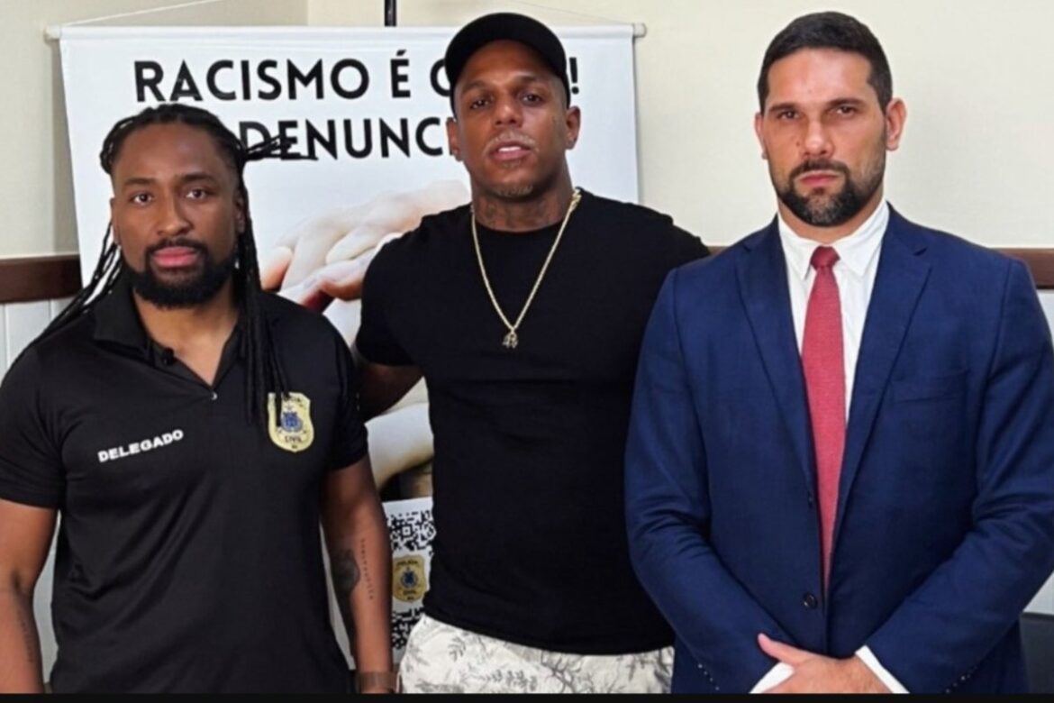 cantor-'oh-polemico'-denuncia-situacao-de-racismo-que-sofreu-em-salao-de-beleza-na-bahia:-'nojo-de-preto'