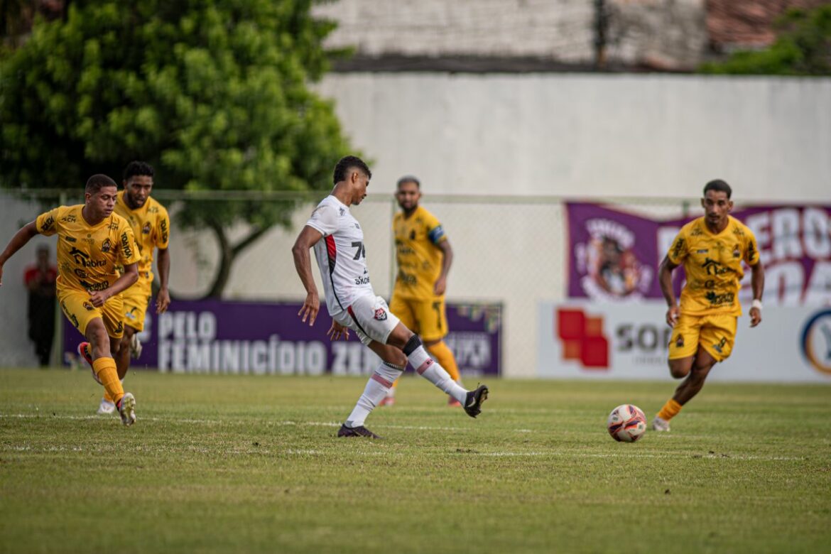 vitoria-empata-com-o-porto-e-segue-sem-vencer-no-baiano;-veja-os-gols