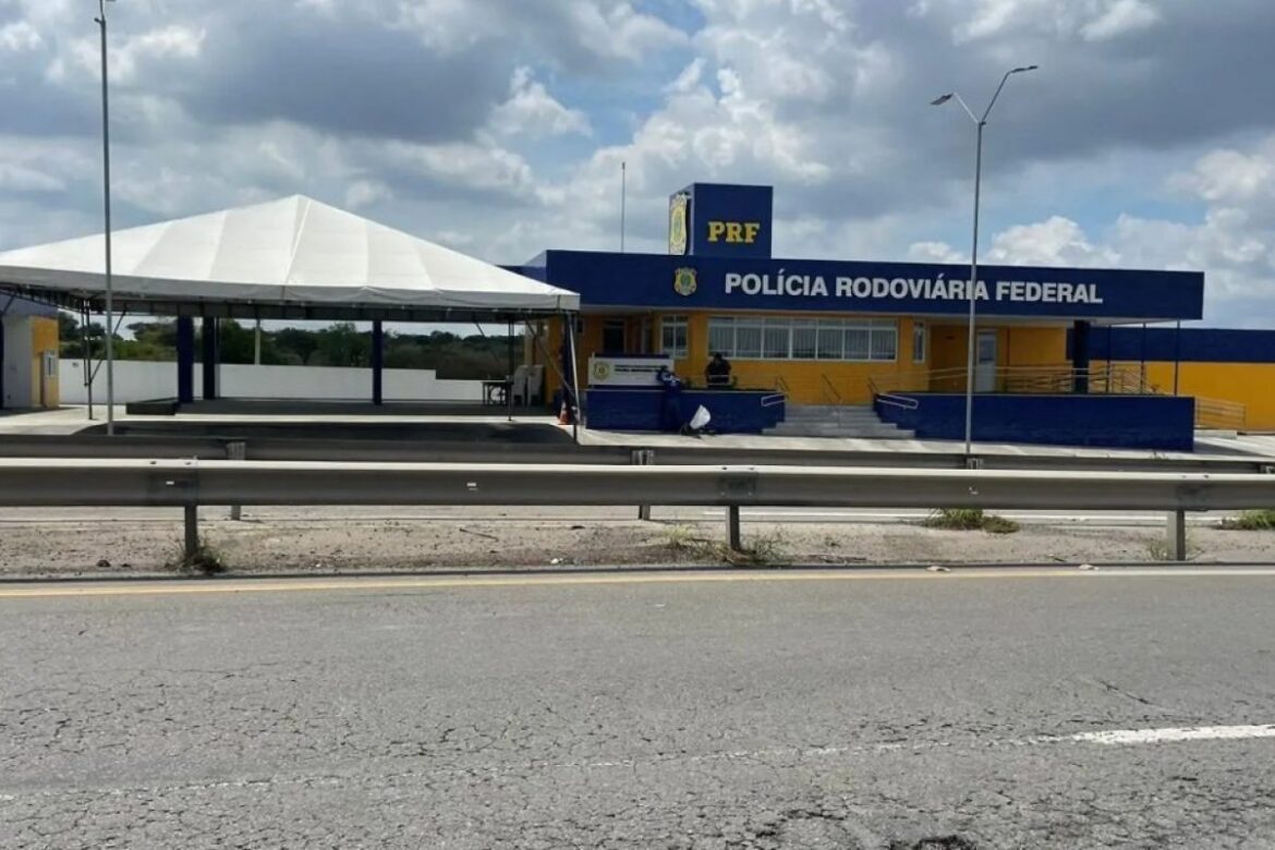 mulher-morre-atropelada-apos-tentar-saquear-carga-de-veiculo-tombado-na-bahia