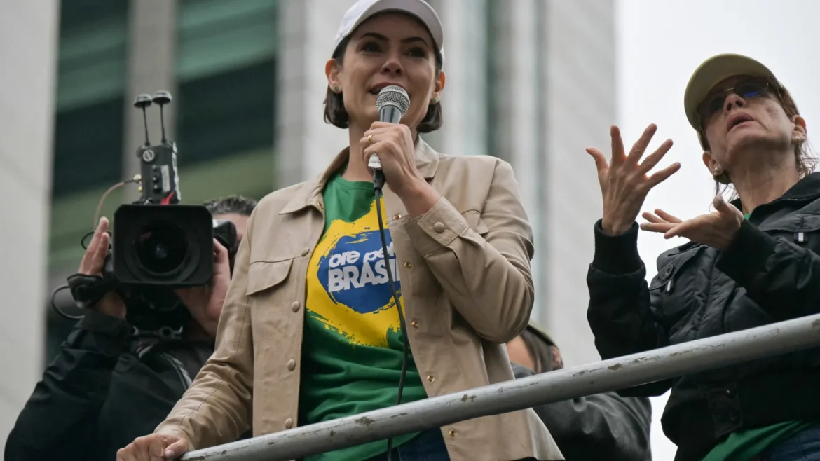 filhos-de-bolsonaro-se-distanciam-de-michelle-em-disputa-por-sucessao