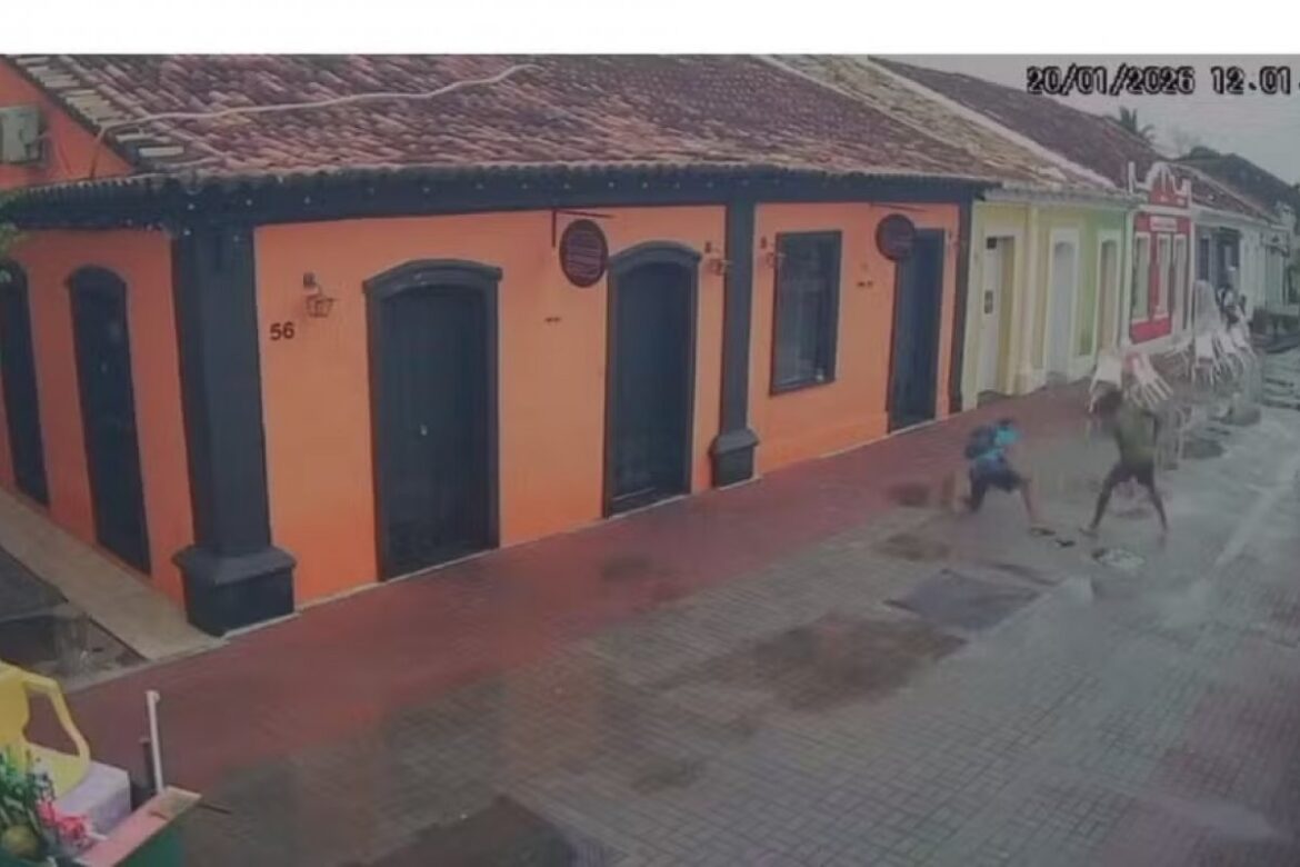 video:-homem-e-preso-suspeito-de-agredir-e-matar-pessoa-em-situacao-de-rua-com-barra-de-ferro-no-sul-da-bahia