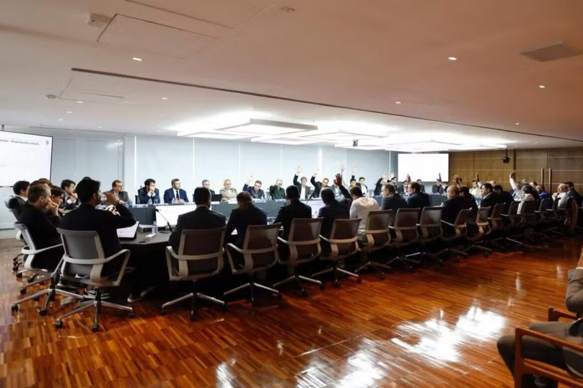 cbf-informa-a-clubes-que-discutira-diminuicao-de-rebaixamentos-e-acessos-no-brasileirao