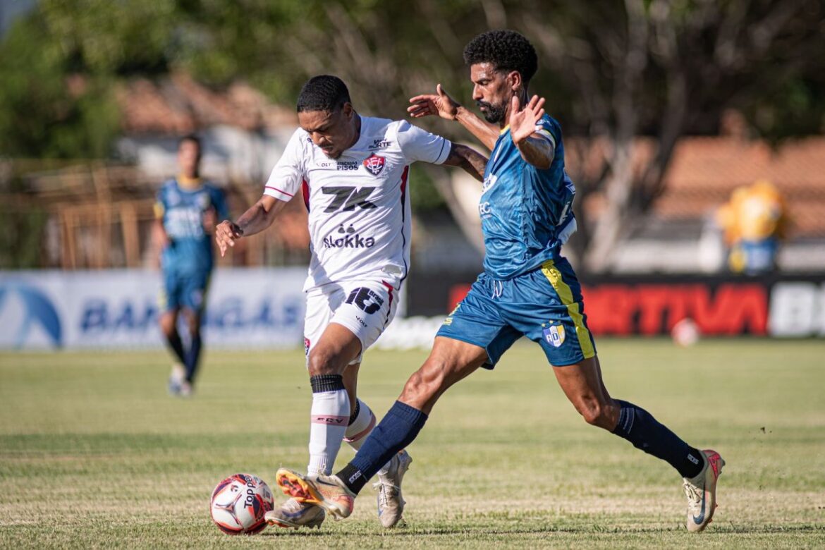 vitoria-arranca-empate-com-o-jequie-fora-de-casa-em-duelo-direto-no-g-4