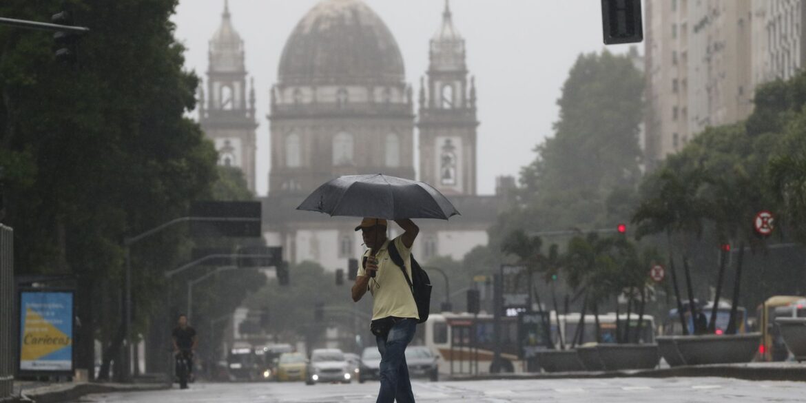 chuvas-intensas-no-rio-de-janeiro-levam-ao-acionamento-da-marinha