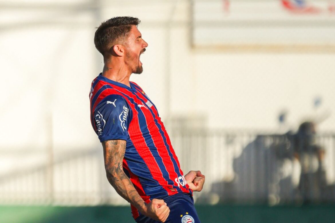 com-gol-na-reestreia,-everaldo-alcanca-cauly-em-participacoes-pelo-bahia