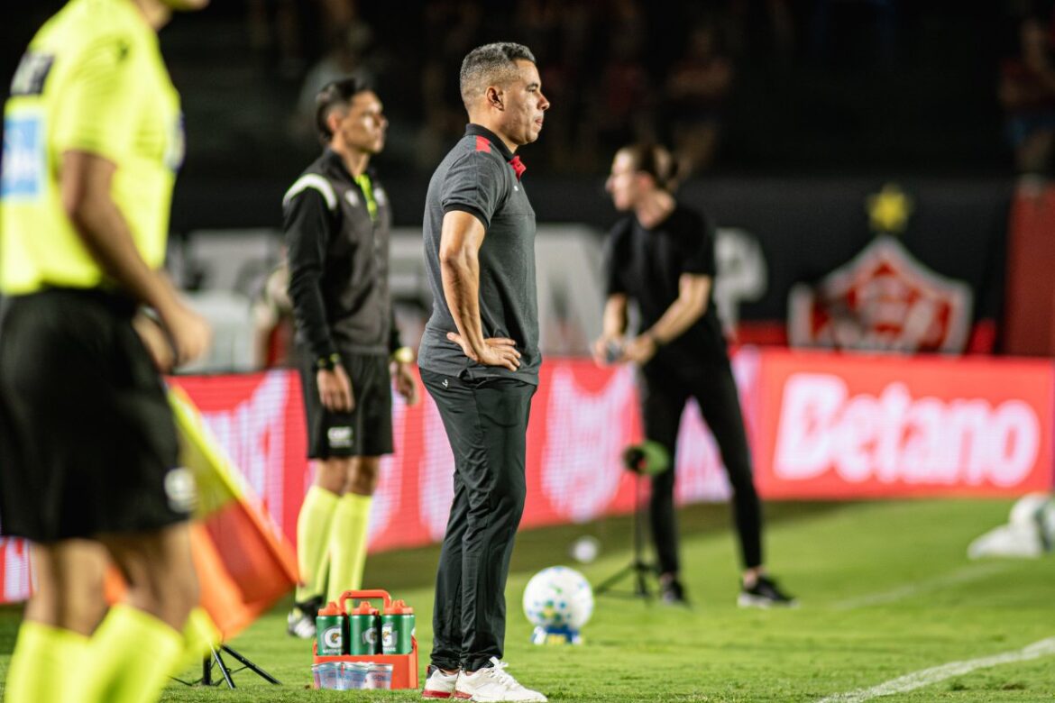 jair-ve-melhor-atuacao-do-vitoria-sob-seu-comando-e-projeta-manutencao-da-base