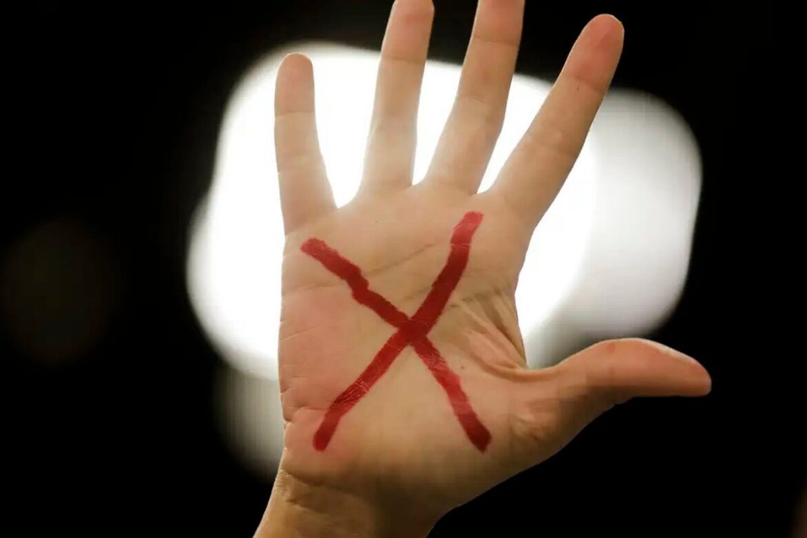 cerca-de-100-medidas-protetivas-sao-emitidas-por-dia-em-2026-na-bahia