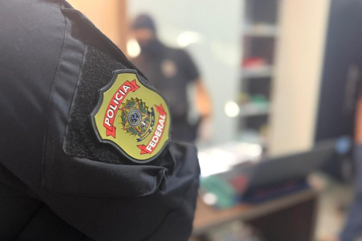 policia-federal-cumpre-mandados-em-operacao-de-combate-a-descaminho-e-lavagem-de-dinheiro-em-salvador-e-lauro-de-freitas